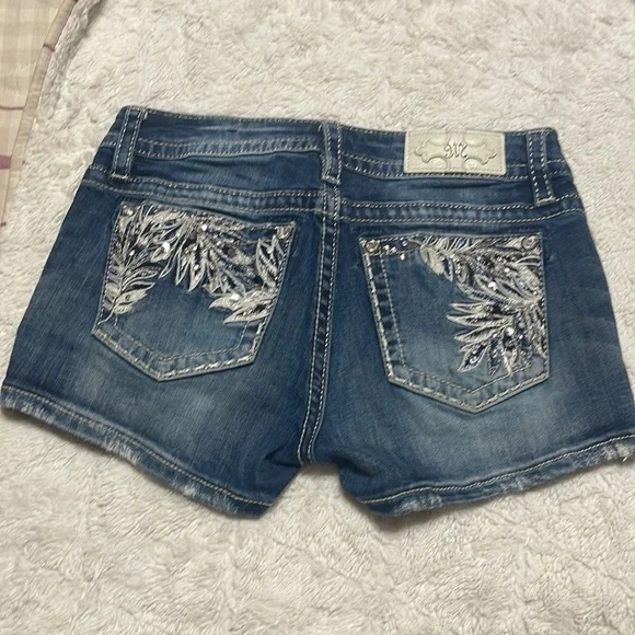 Short Jean Miss Me BLING BLING Taille 27 - Moyenne Hauteur - Neuf Avec Étiquettes